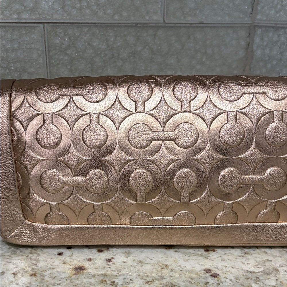 Coach Rose Gold Metallic Signature Turnlock Wristlet - Picture 2 of 4